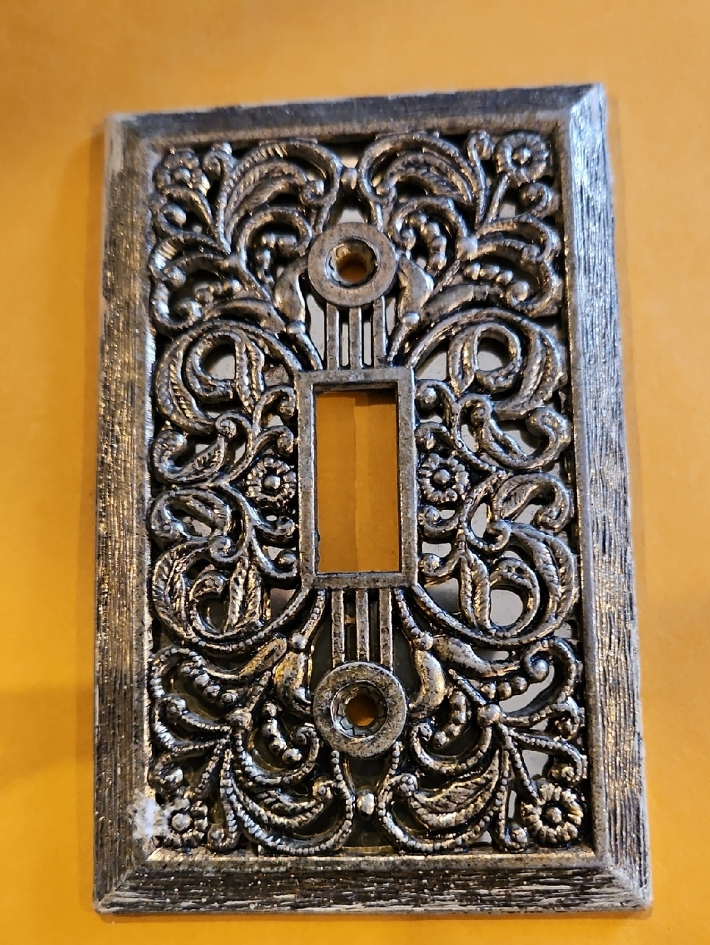 Vintage Ornate Decorative Single Toggle Switch Plate - Antique Gold Finish